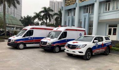 Công ty TNHH Hà Nội AMBULANCES  và UBND tỉnh Quảng Ninh bàn giao 3 xe cứu thương, phòng dịch tiêu chuẩn quốc tế cho ngành Y tế