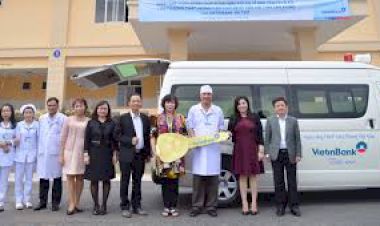 Tỉnh Lâm Đồng được trao tặng xe ô tô cứu thương