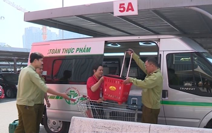 Hà Nội thí điểm xe kiểm tra an toàn thực phẩm