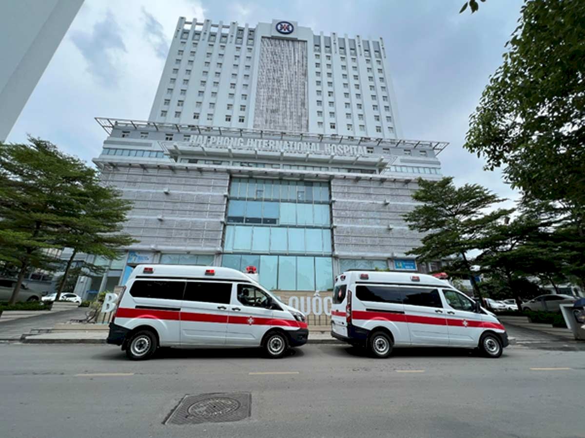 Hệ thống Bệnh viện đa khoa quốc tế Hải Phòng trang bị xe cứu thương cao cấp thay thế dòng xe cũ Hyundai Starex